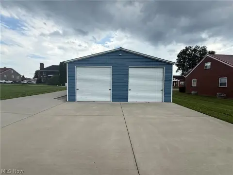 Concrete-Pad Garage Workshop