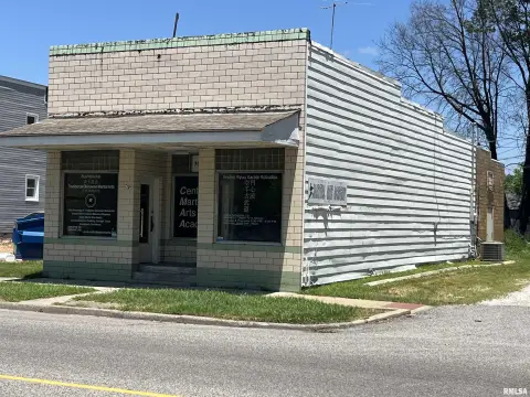 Centralia Commercial Property on Broadway