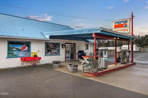 Riverfront Store with Living Space