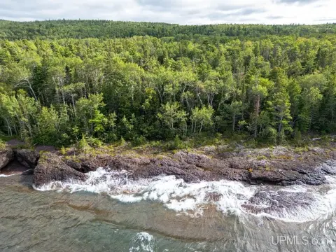 Lake Superior Frontage Land Parcel
