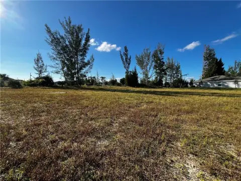 Cape Coral Canal-Front Land