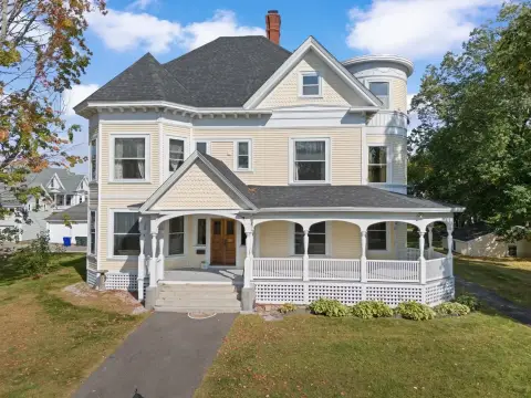 Restored Victorian in Historic District