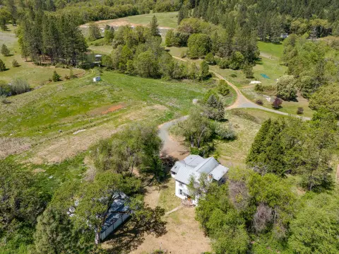 Rogue River Ranch with Acreage