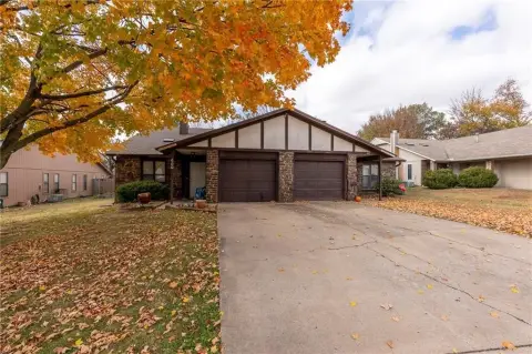 Rogers Duplex: Investment Opportunity