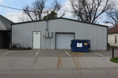 Retail Space in Cleburne, TX