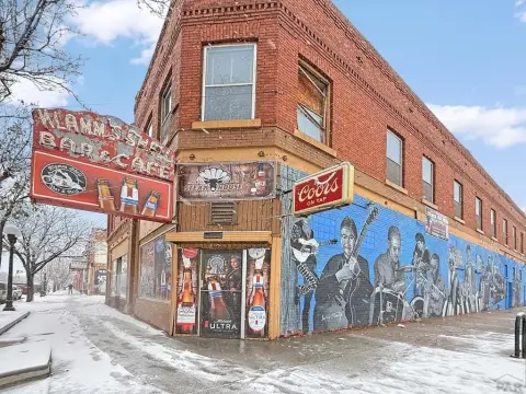 Pueblo Landmark Restaurant and Bar