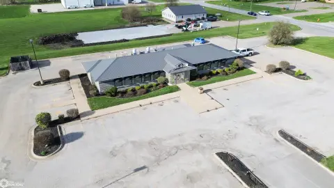 Restaurant Building with Flexible Layout