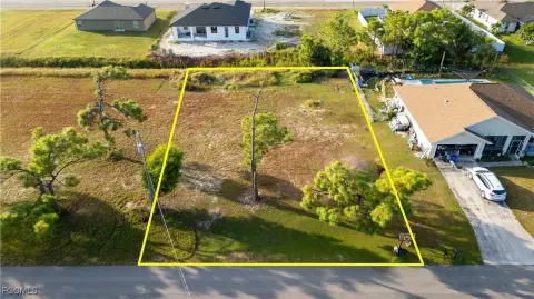 Residential Land in Cape Coral