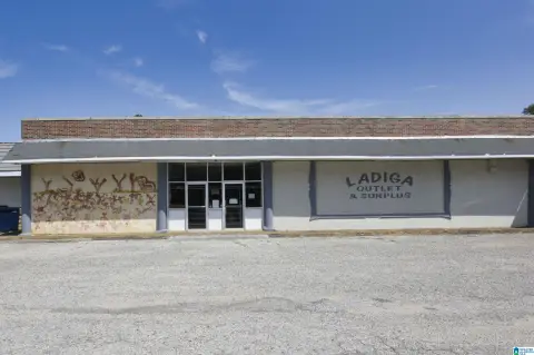 Piedmont Retail/Commercial Building For Sale