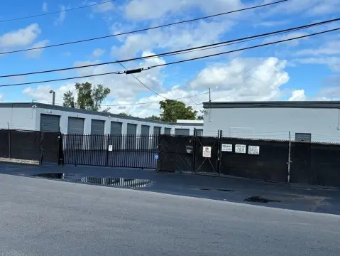 Self-Storage Bay with 24/7 Security