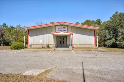 Versatile Multi-Use Property on Acreage