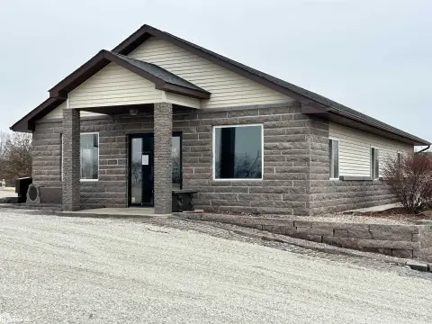 Bloomfield Commercial Building on Highway 63