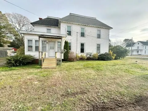 Melfa Apartment with Eat-in Kitchen