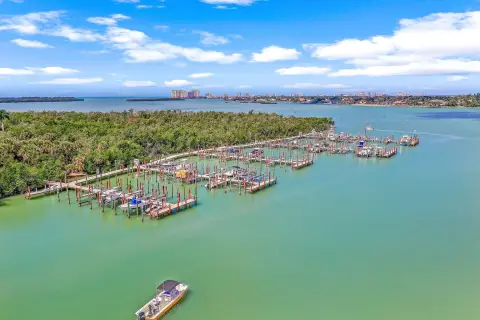 Water Direct Lot in Key Marco