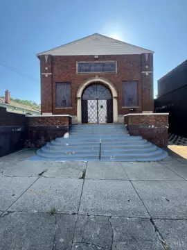 Cincinnati Commercial Building and Parking