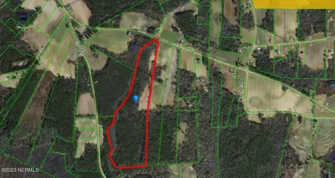 Expansive Land in Four Oaks