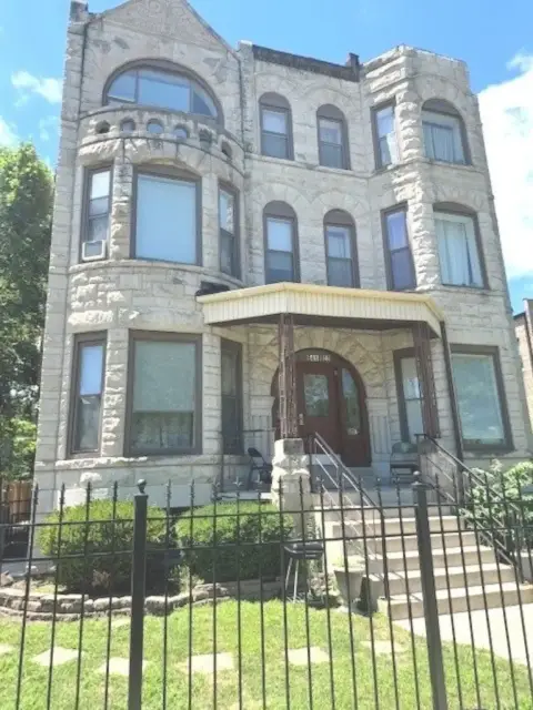 Chicago Multifamily Architectural Gem