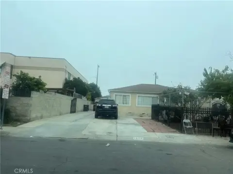 Santa Ana Single Family Residence