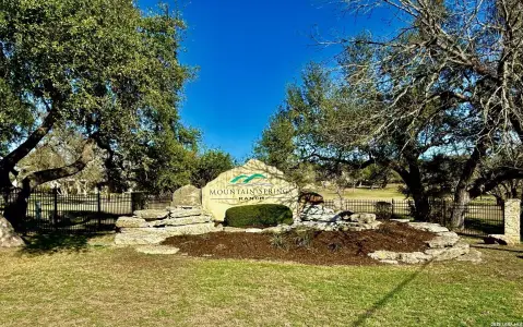 Canyon Lake Build-Ready Vacant Lot