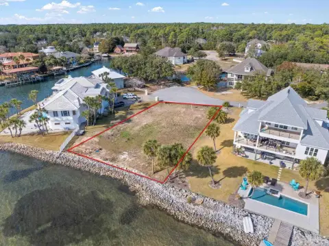 Soundfront Lot in Gulf Breeze