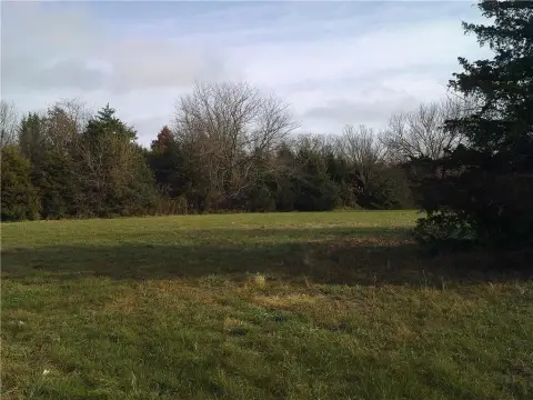 Secluded Building Lot in City Limits