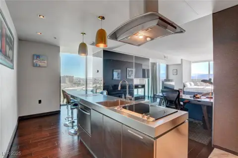 Palms Place Furnished Suite