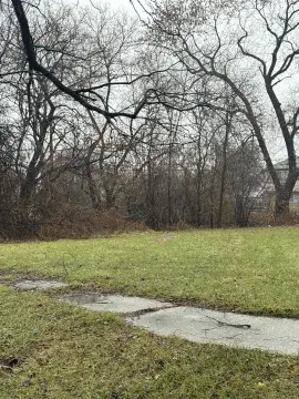 Vacant Land in Blue Island