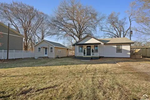Two Homes Near Kansas University