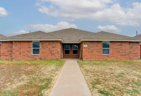 Lubbock Duplex with Garages