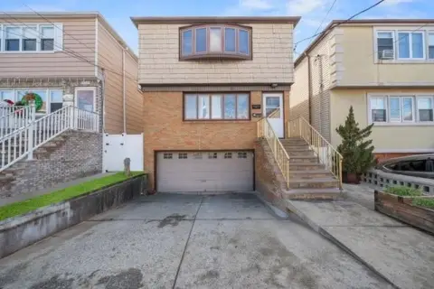 Spacious Multifamily Home in Bayonne