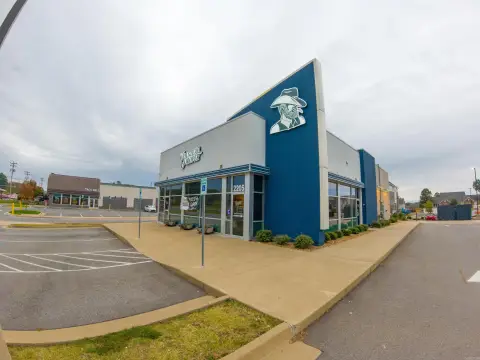 Conway Retail/Restaurant Opportunity For Sale