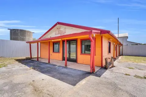 Retail Space in Wortham, TX