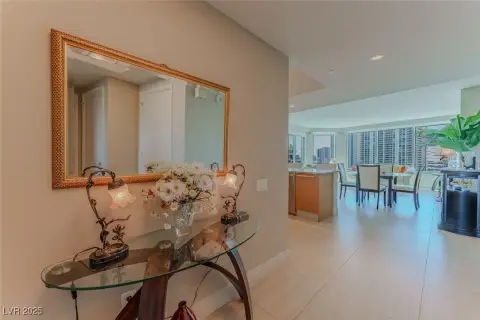 Las Vegas High-Rise Condo