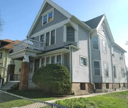 Milwaukee Duplex with Parking