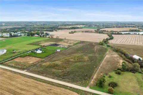Acreage in Lakeville