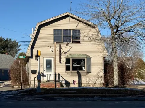 Mixed-Use Building with Apartment