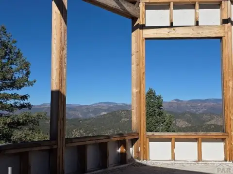 Colorado Land Bordering BLM Land