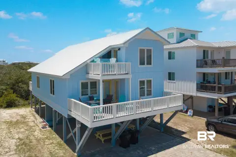 Gulfside Duplex with Balconies