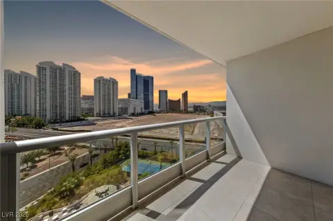 Las Vegas High-Rise Condo