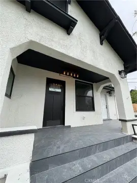 Upgraded Duplex in Mt Washington