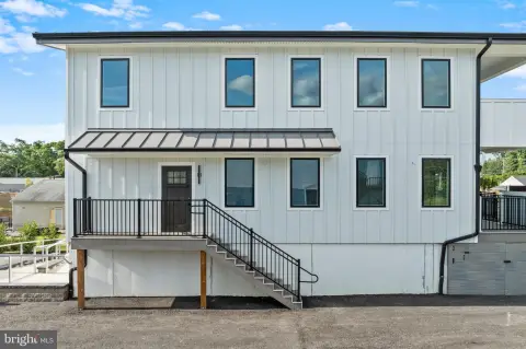 Modern Office Space with Basement