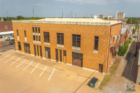 Mixed-Use Building with Elevator