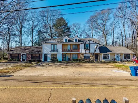 5-Unit Apartment Building