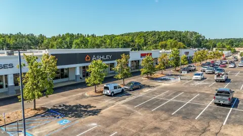 Occupied NNN Shopping Center