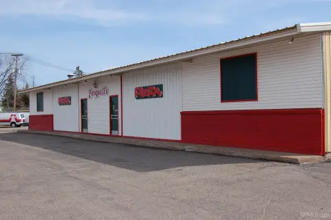 Restaurant and Bar with Dance Floors