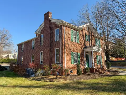 Prime Lexington Office Building For Sale