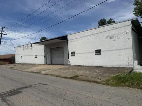 Flex Space with Garage Access