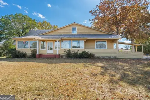 Established Restaurant on 6 Acres