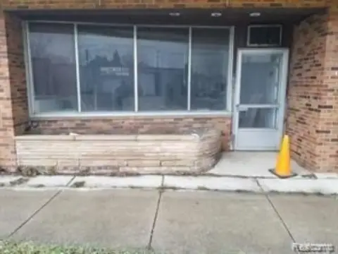 Redford Commercial Property on Warren