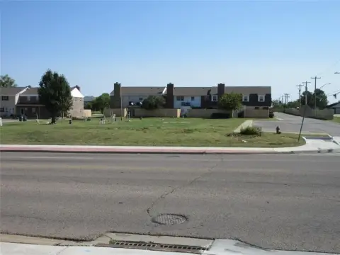 Prime Commercial Land on Kickapoo